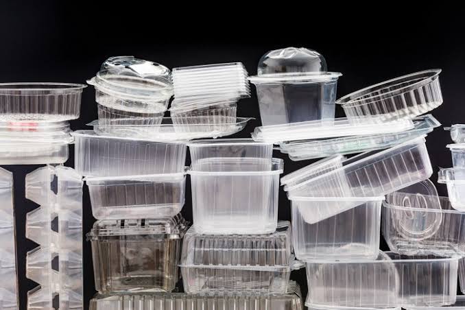 Plastic food containers and packaging